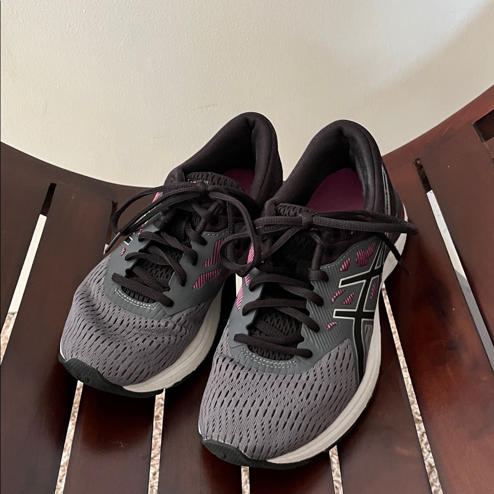 ASICS Gel-Flex 5 running shoes, size 6